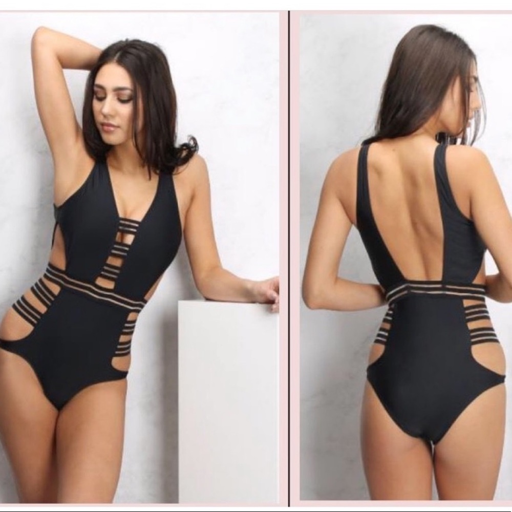 Rare London one piece bathing suit 👙 - Picture 2 of 3
